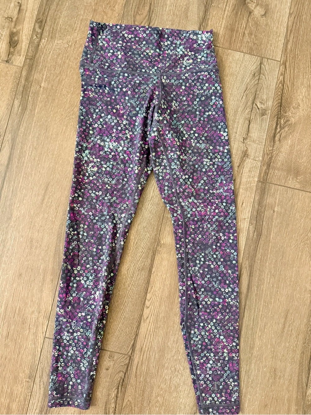 Lululemon Women’s Floral Leggings Size 6 28” Inseam